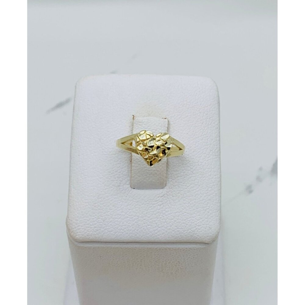 ❤️ 14k solid Gold Ring  ❤️ Size 3.5 ❤️ kids boy or girl  ❤️ Nugget heart